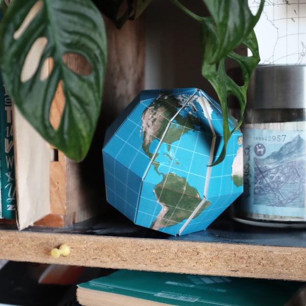 generate-your-paper-globe